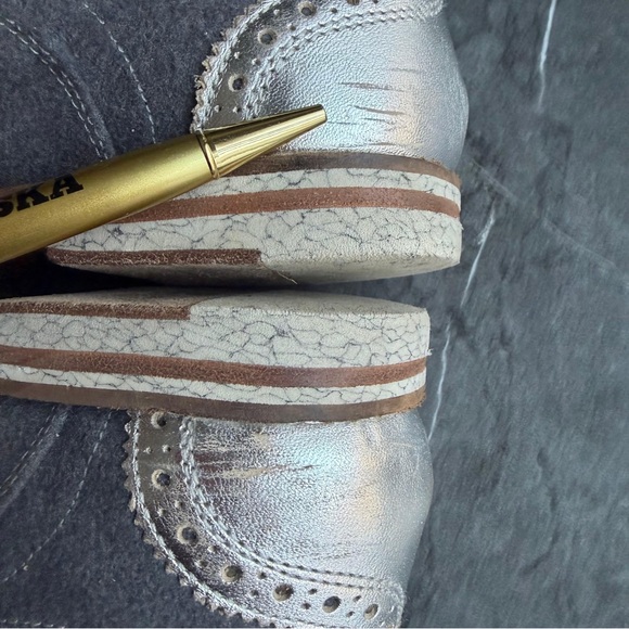 Ted Baker London Silver Metallic Brogue Oxford Shoes Women Size US8/EUR39 - Picture 10 of 13